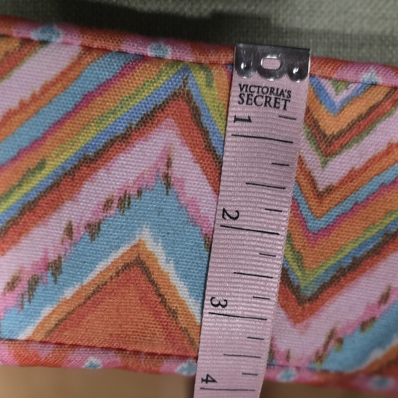 Dena Vibrant Chevron Large Travel Tote Bag - Picture 7 of 7